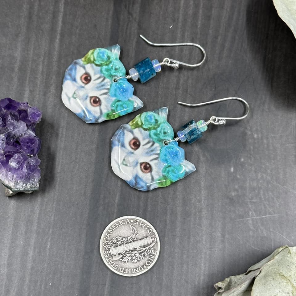 Floral kitty earrings with apatite and opals