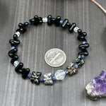 Load image into Gallery viewer, 7&quot; Glass and Sapphire Stretch Bracelet
